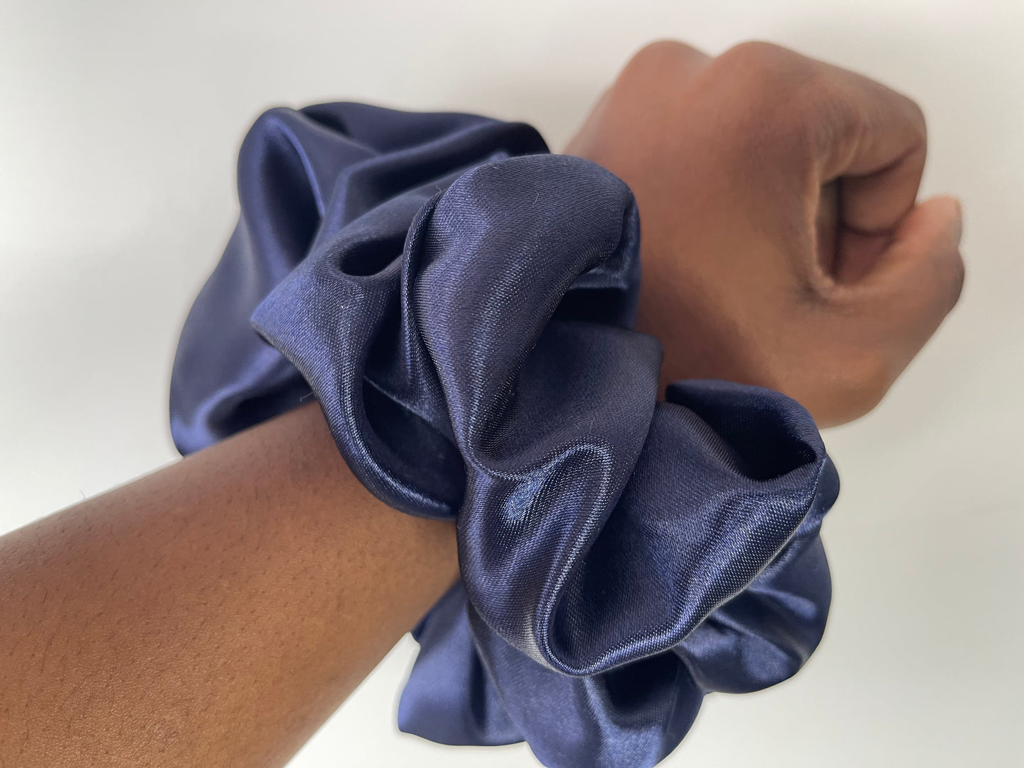 Chouchou en satin "THE BLUE" Taille XL